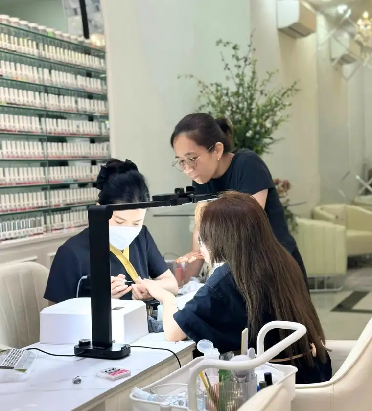 Cơ bản về làm móng và làm đẹp (Việt Nam)