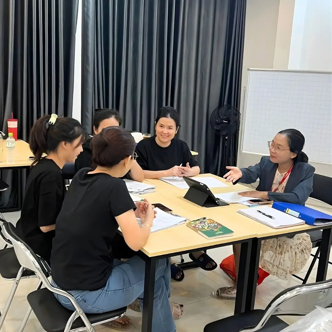 MT làm việc và đạo tạo LEANN UK - Hình 1