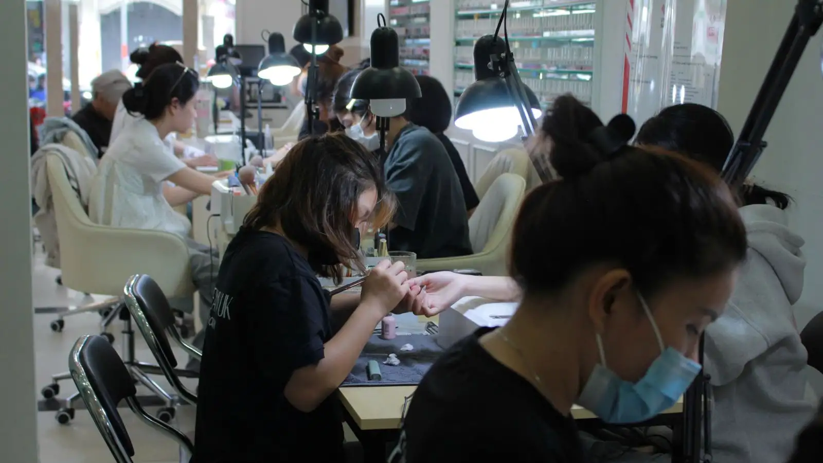 Học nail đi Mỹ