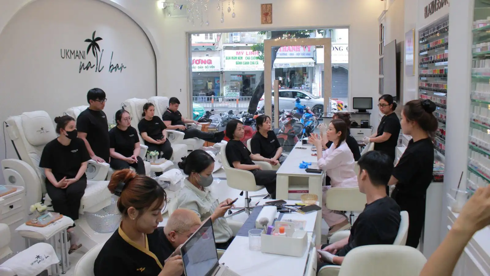 Học nail VTCT: 1 buổi học tại LEANN UK