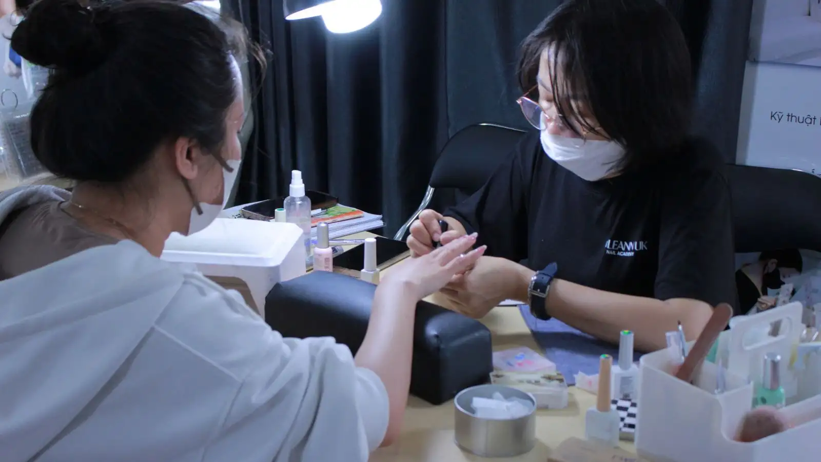 Học nail quốc tế