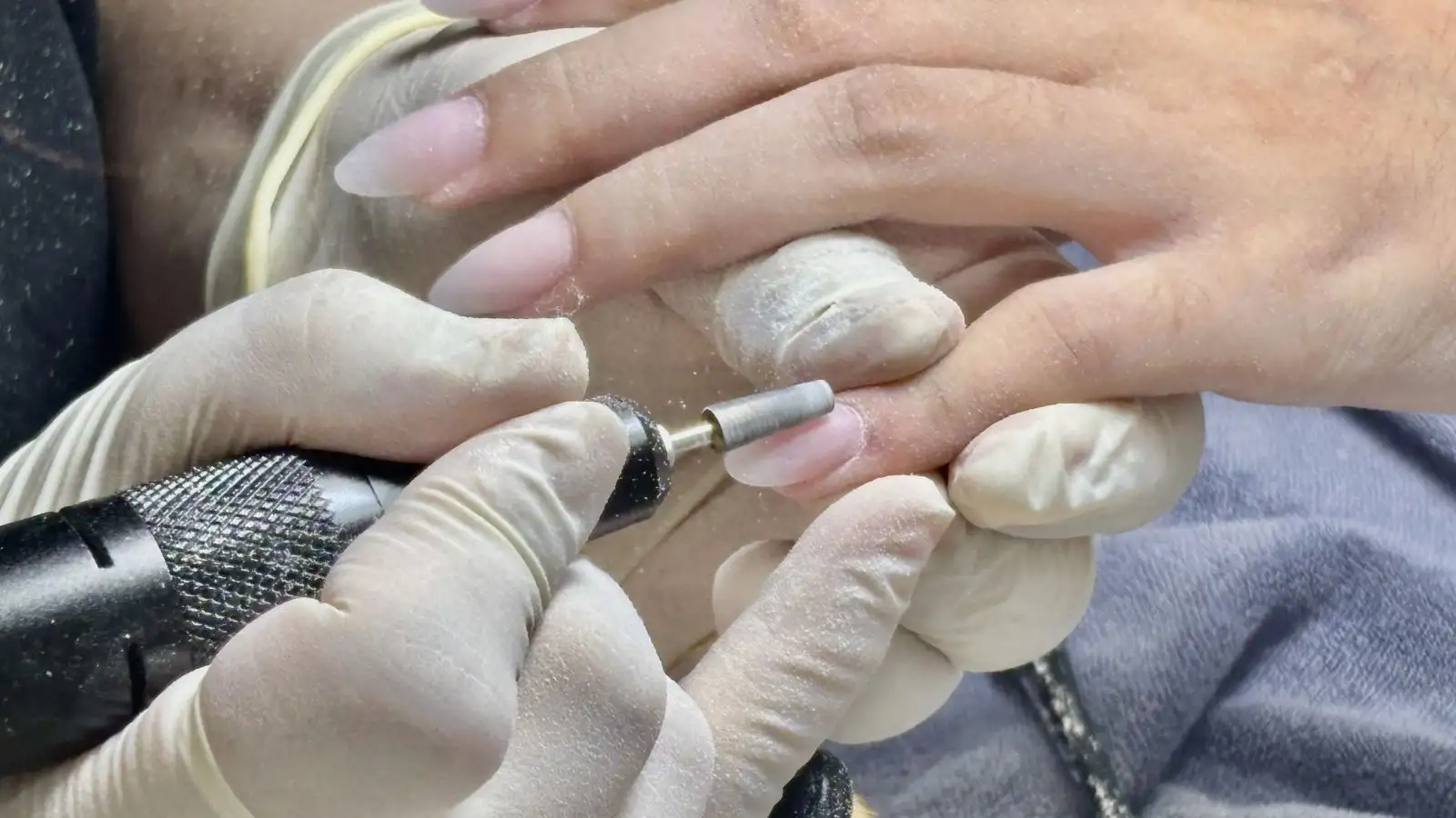 Học nail đi nước ngoài