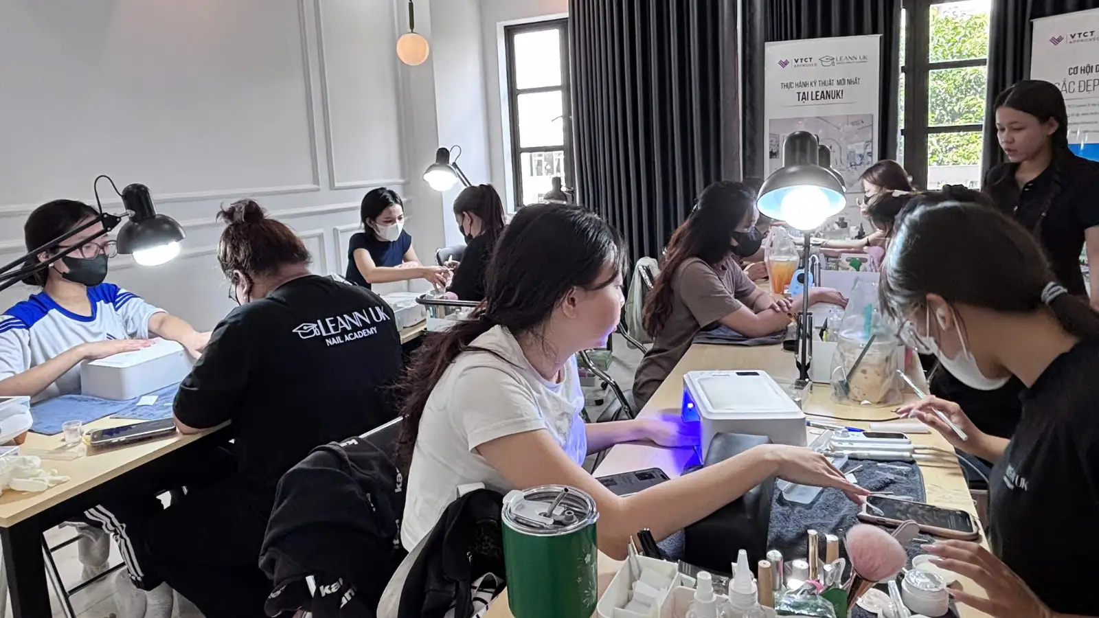 học nail đi nước ngoài