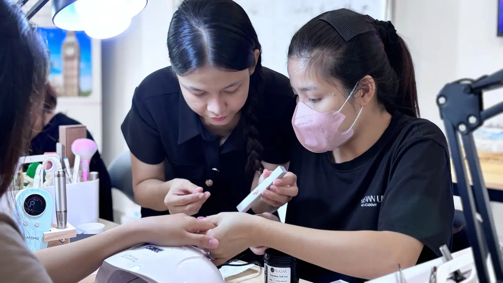 Học nail đi nước ngoài