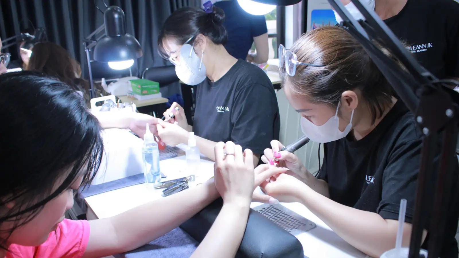 HỌC NAIL ĐI NƯỚC NGOÀI