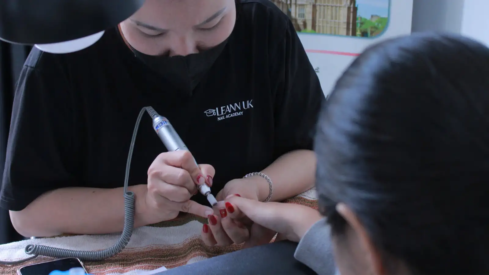 Học nail quốc tế