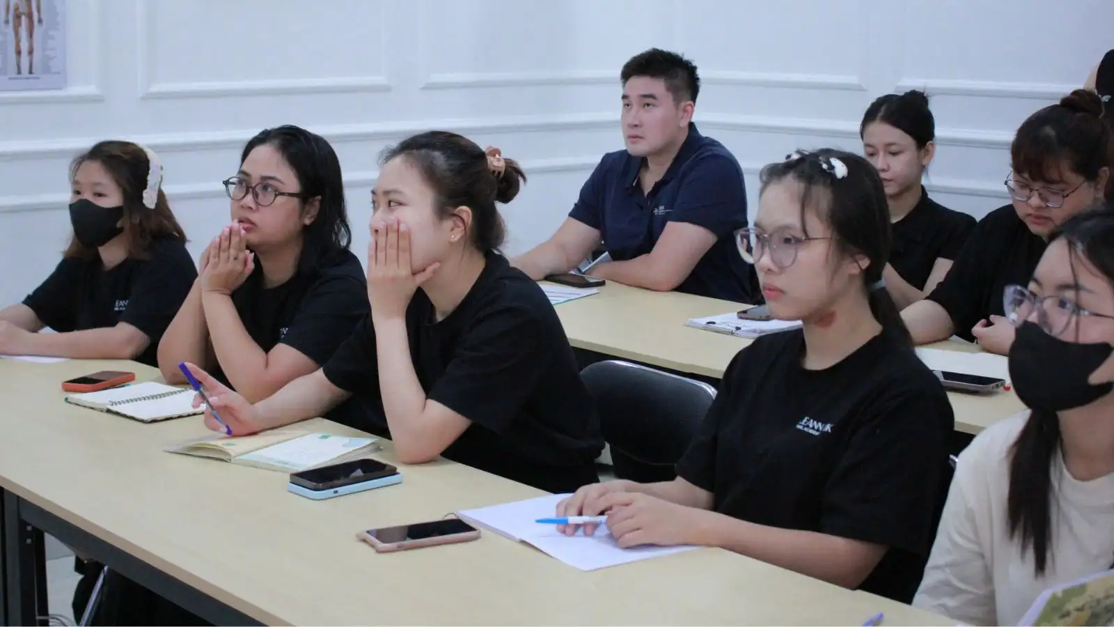 học nail đi nước ngoài