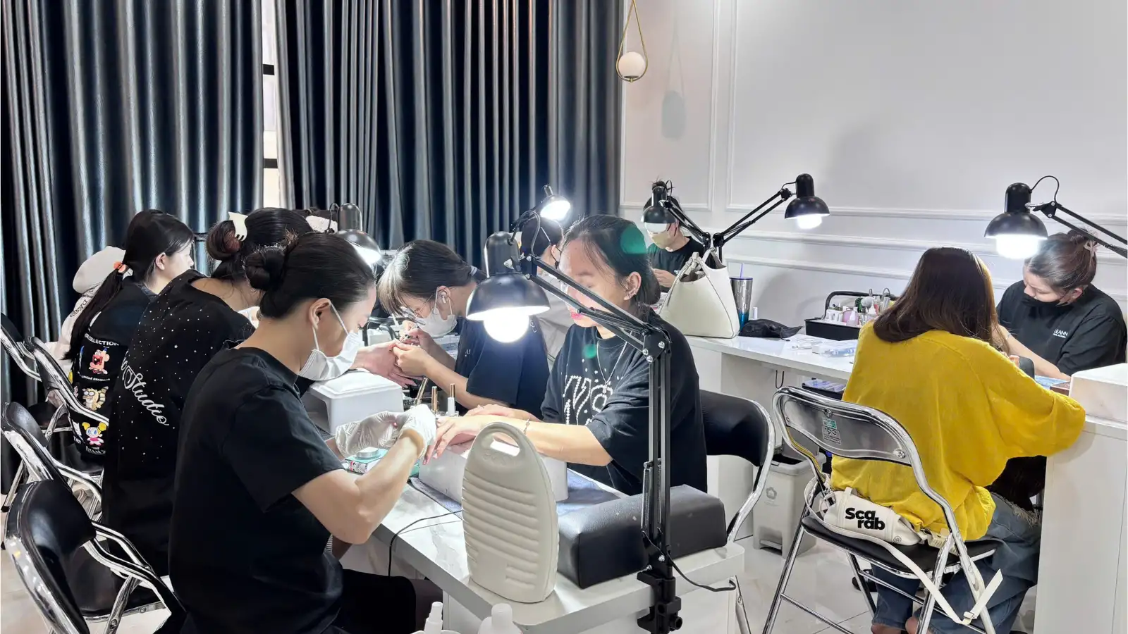 học nail đi nước ngoài