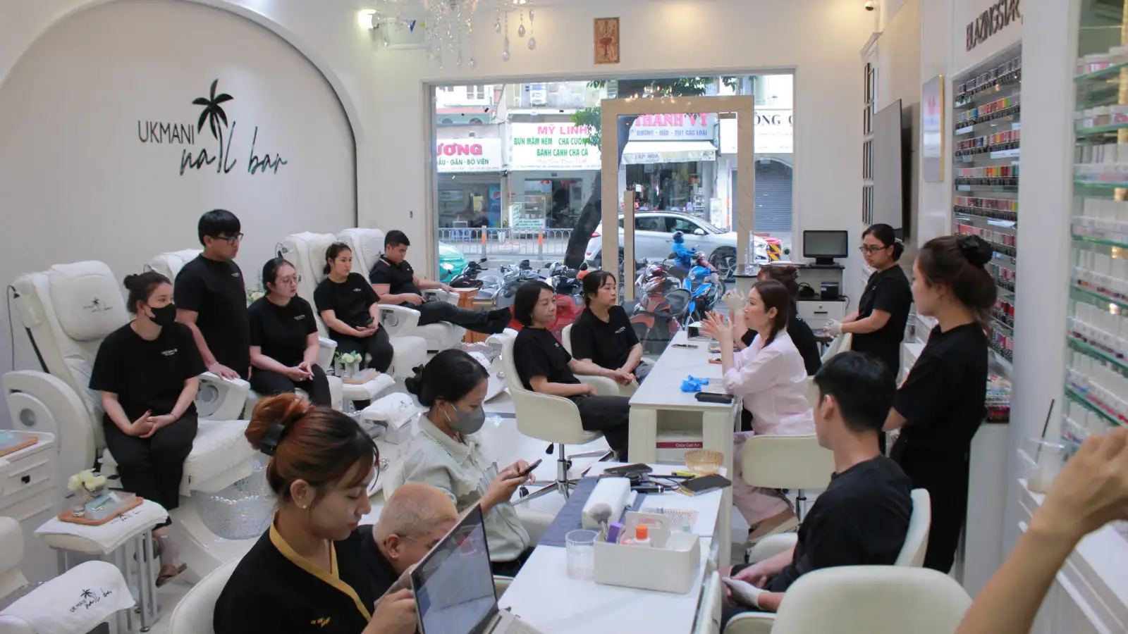 Học nail đi Mỹ