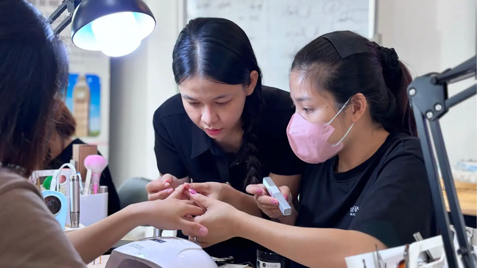 HỌC NAIL QUỐC TẾ